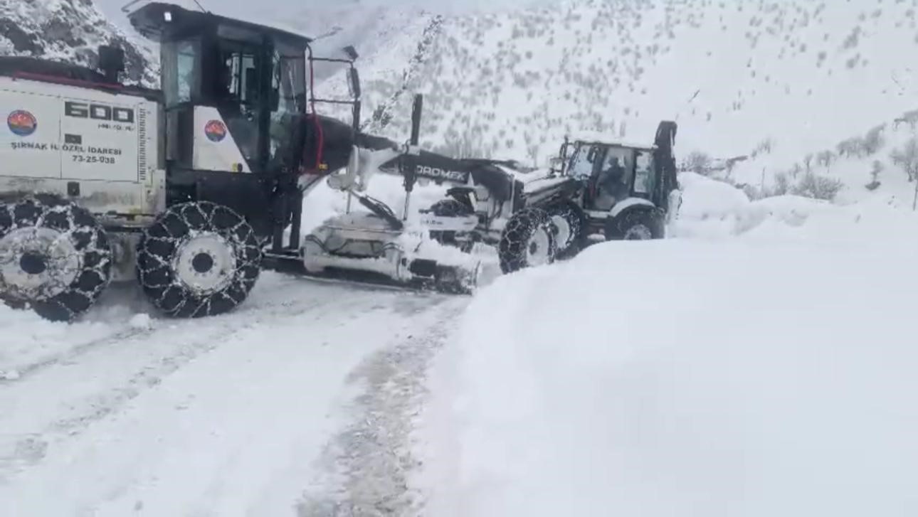 sirnakta kar nedeniyle kapanan yollar acildi 1 AsOH1y5n