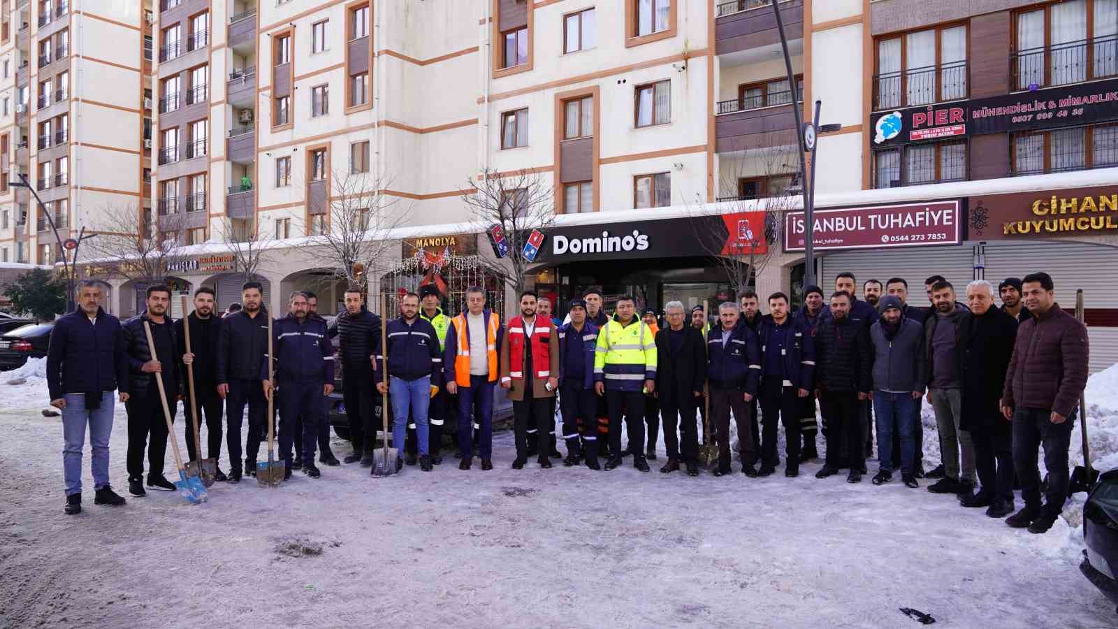 sirnakta kar temizliginde arac engeli 2 9MFtzdZm