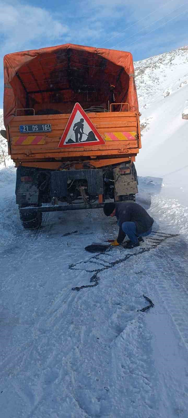 sirnakta karda mahsur kalan 12 kisi 3 saatlik calismayla kurtarildi 4 zEiS4jYQ