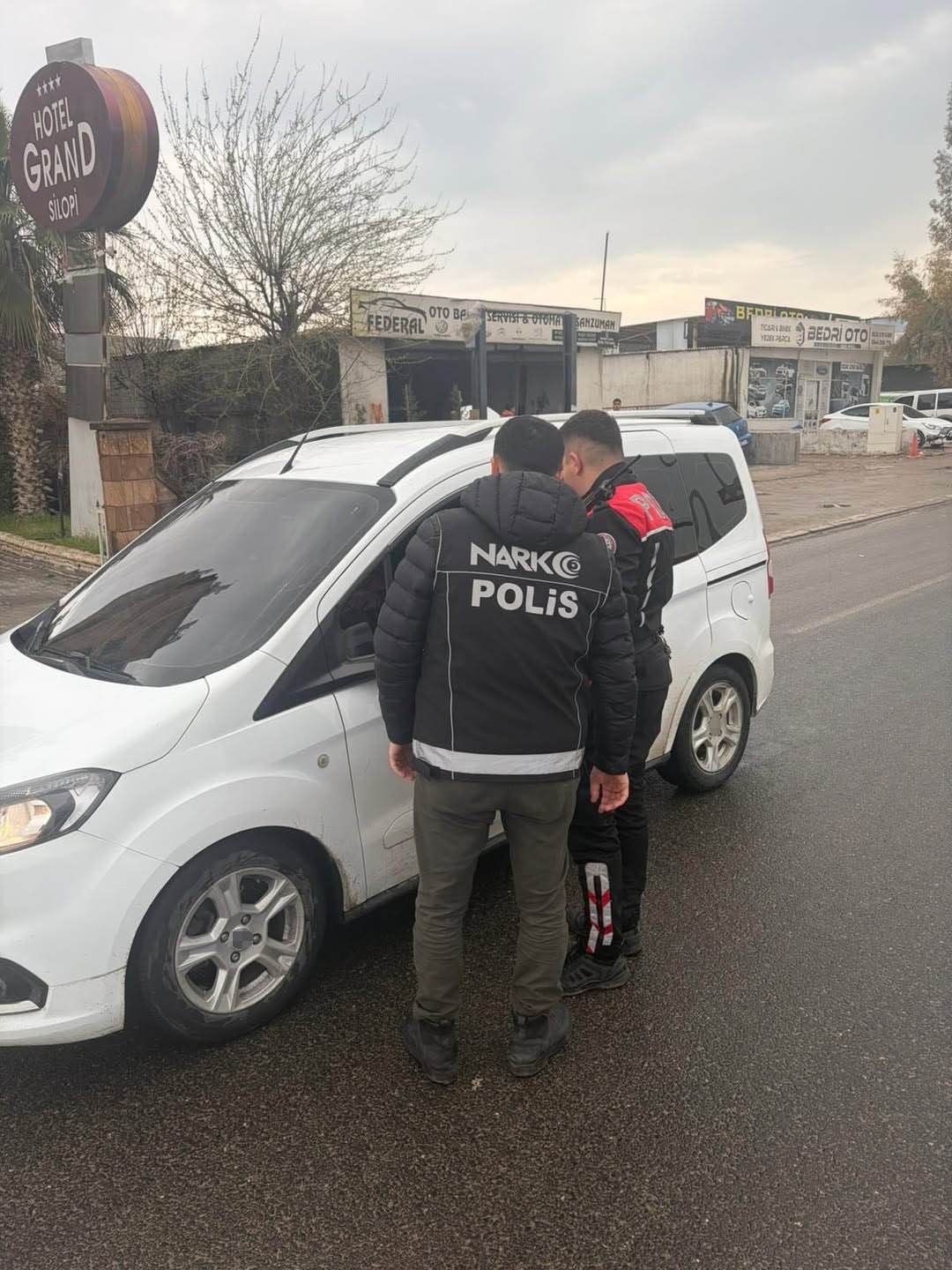 sirnakta kargoda likit uyusturucu ele gecirildi 1 X8TdKqfE