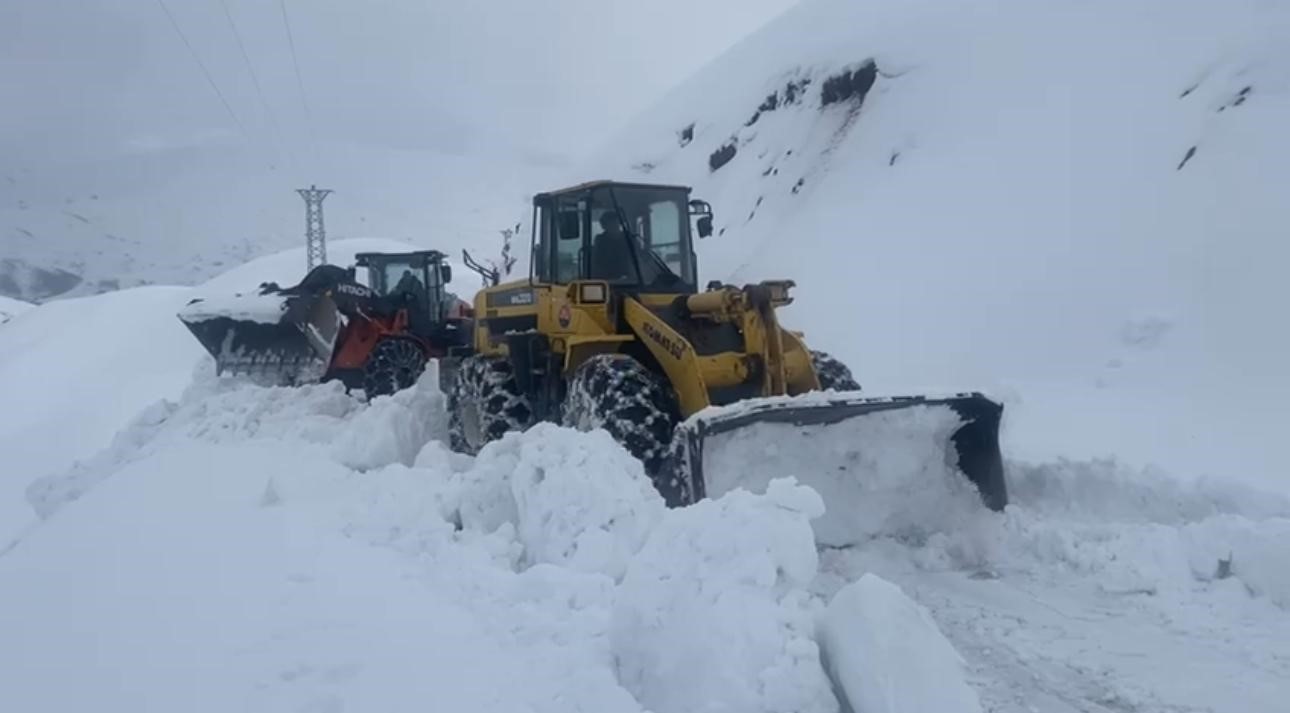 sirnakta karla mucadele calismalari tunellerle yollar aciliyor 4 qvUg2aRd