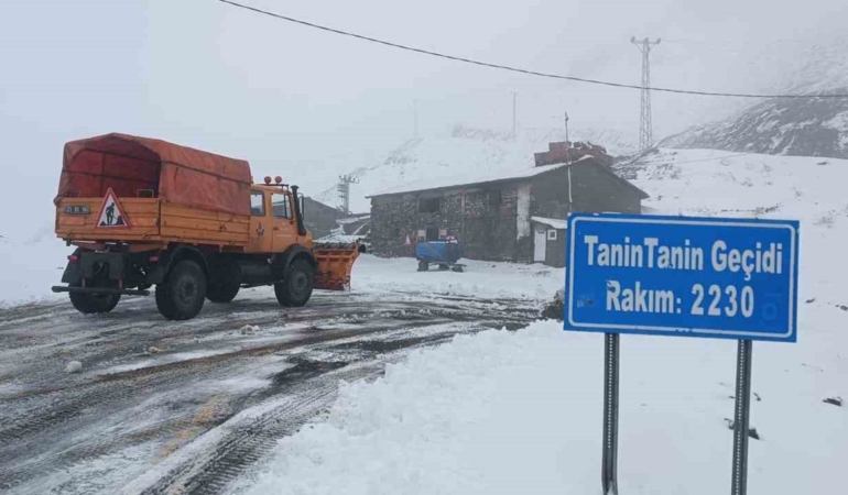 sirnakta-karli-yollar-aciliyor-xhLFgEgx.jpg