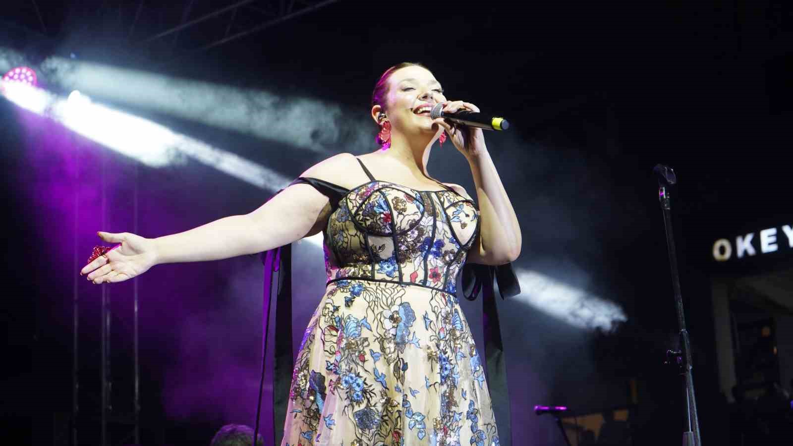 Şırnak’ta Kültür, Sanat ve Gençlik Festivali: 15 bin kişi yaz coşkusuna ortak oldu 12 sirnakta kultur sanat ve genclik festivali 15 bin kisi yaz coskusuna ortak oldu 8 9YOhcWfQ