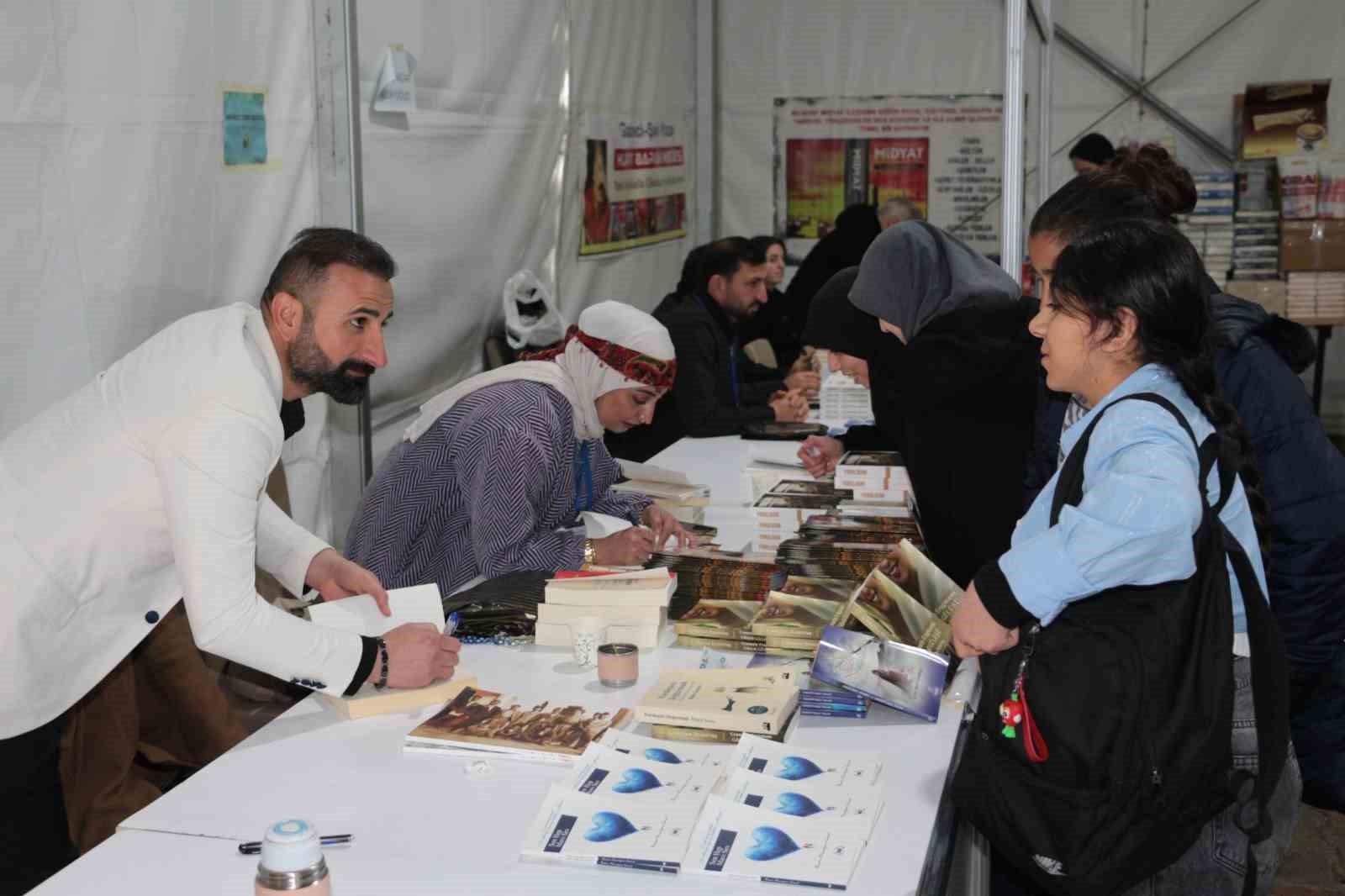 sirnakta mezopotamyanin ruhunda bahari kitaplarla karsiliyoruz kitap fuari ve kultur soleni sona erdi 4 JhYfeM64