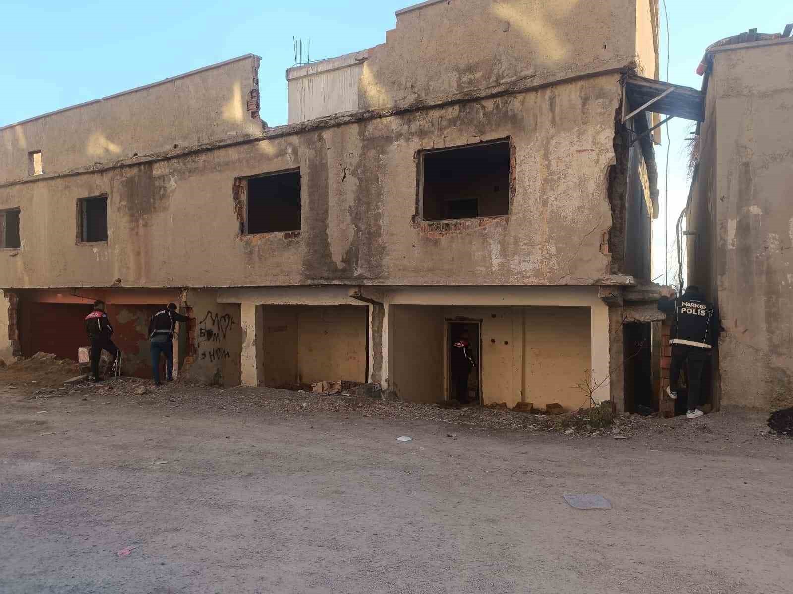 Şırnak’ta narko-alan uygulaması: 6 şüpheli yakalandı 5 sirnakta narko alan uygulamasi 6 supheli yakalandi 1 yOKHhfNe