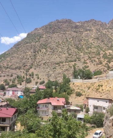 sirnakta-nefes-kesen-kurtarma-operasyonu-yaylada-baygin-halde-mahsur-kalan-kadin-helikopterle-kurtarildi-upetpmsS.jpg