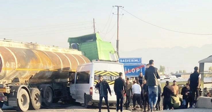 sirnakta okul servisi tankerle carpisti 13u ogrenci 14 yarali 0 EMnGj16O