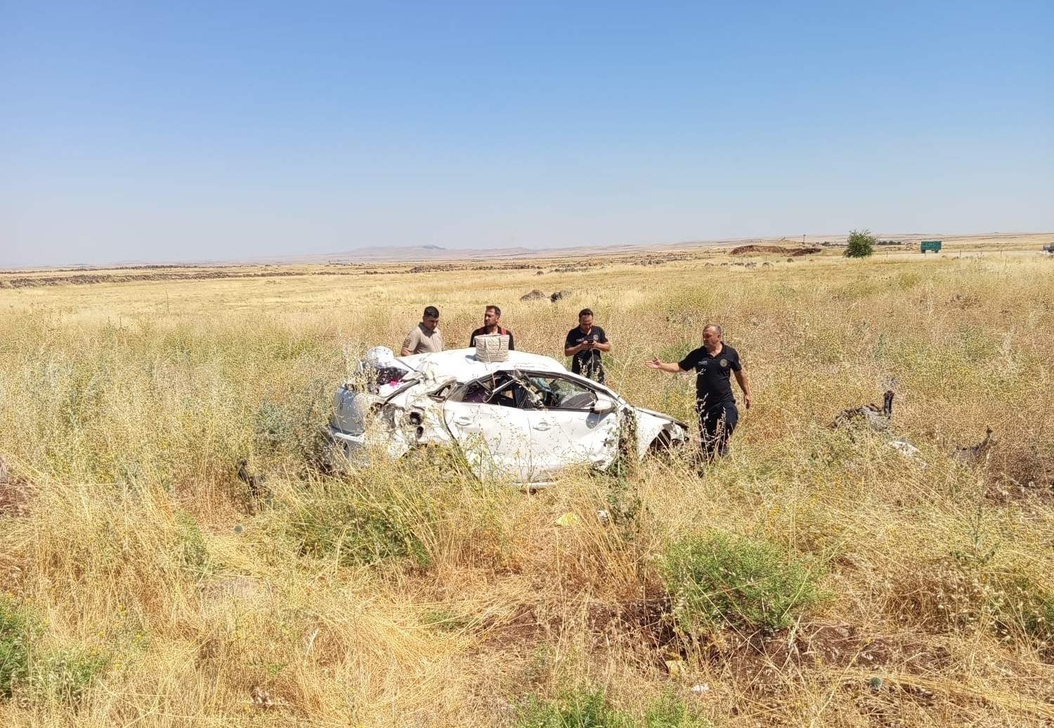 sirnakta otomobil sarampole devrildi 1i bebek 5 yarali 0 dJrWLyMn