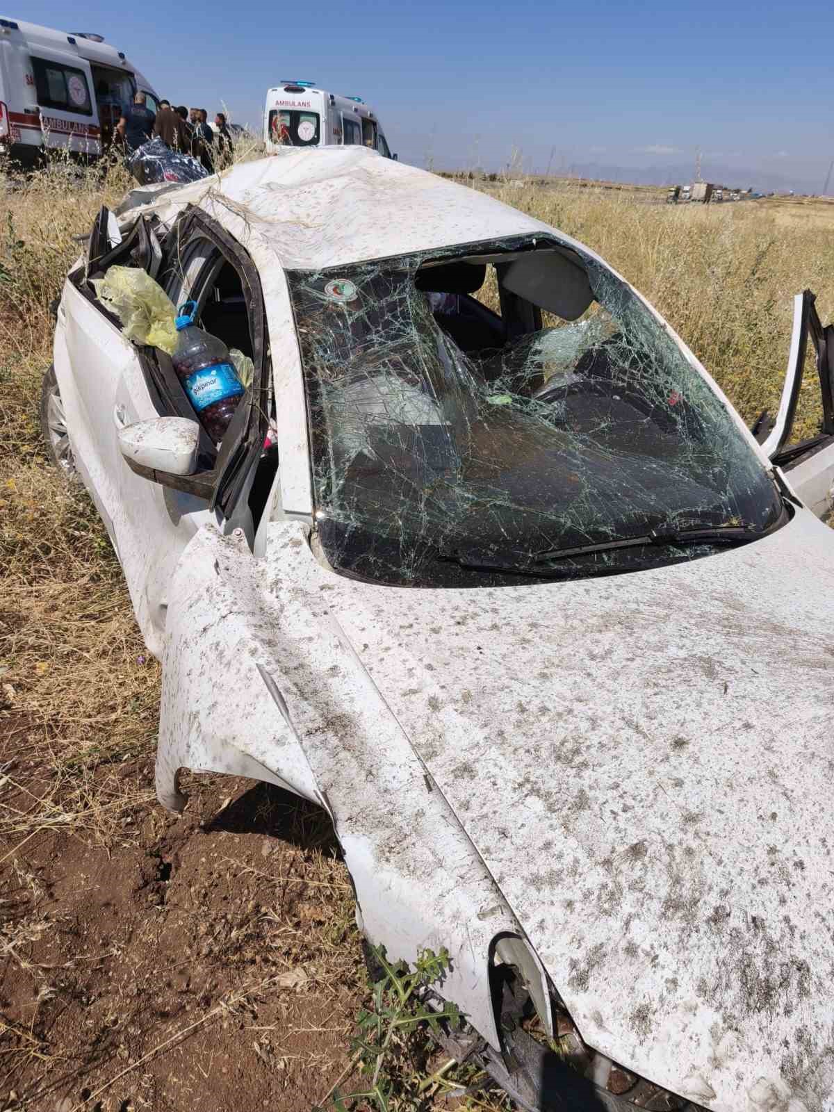 sirnakta otomobil sarampole devrildi 1i bebek 5 yarali 5 FeQGuUdO