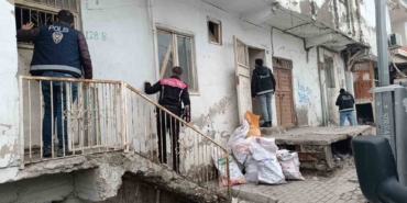 sirnakta-parklarda-narko-alan-kiskaci-5-supheli-gozaltina-alindi-DAZWQLXN.jpg