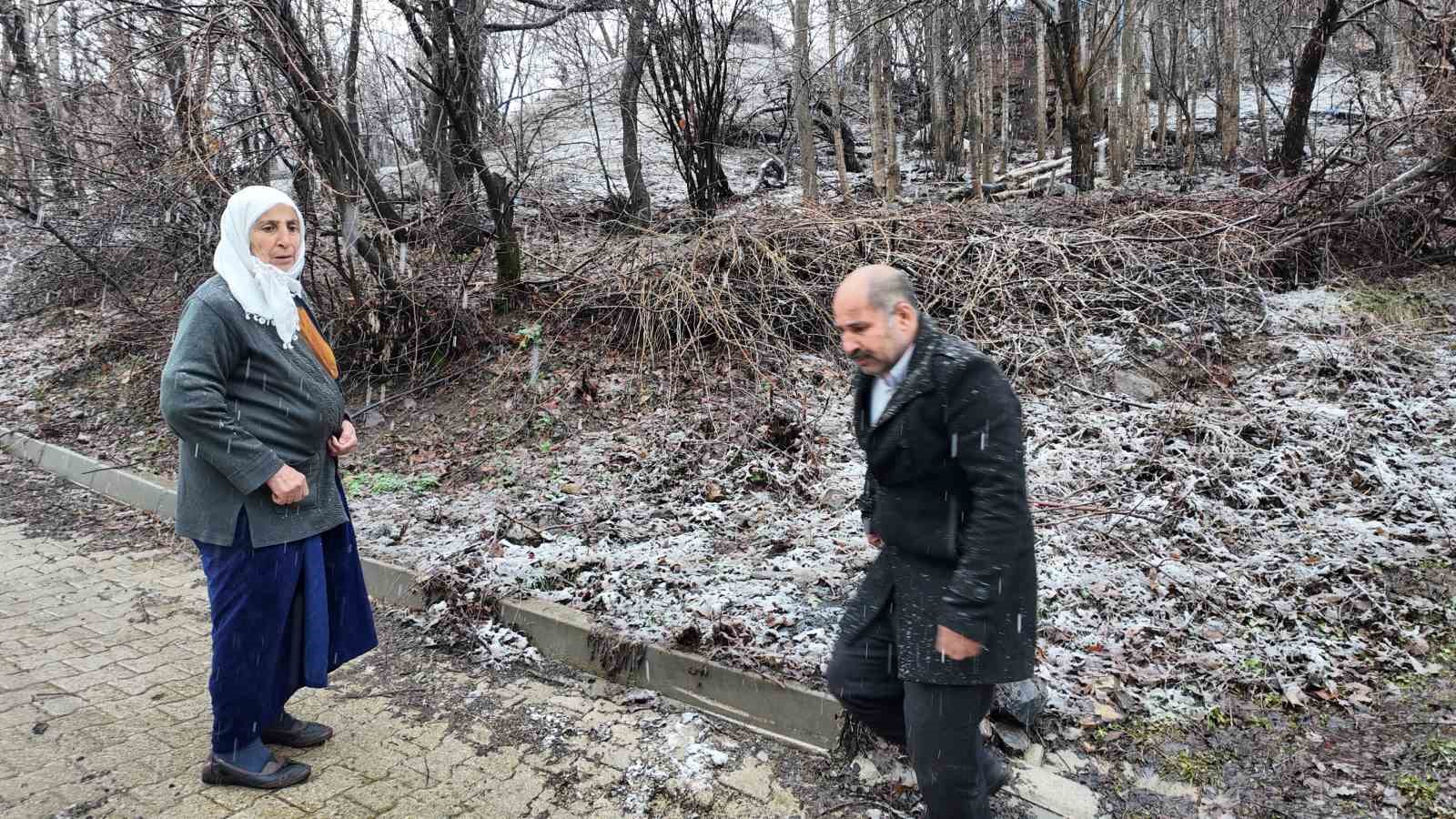 sirnakta saganak nedeniyle koyun bir bolumu coktu evler bosaltildi 8 T5NXYURE