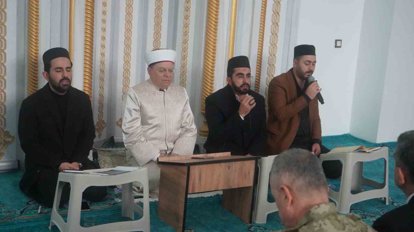 Şırnak’ta şehitler için mevlit okutuldu 7 sirnakta sehitler icin mevlit okutuldu 3 MApkv1ks