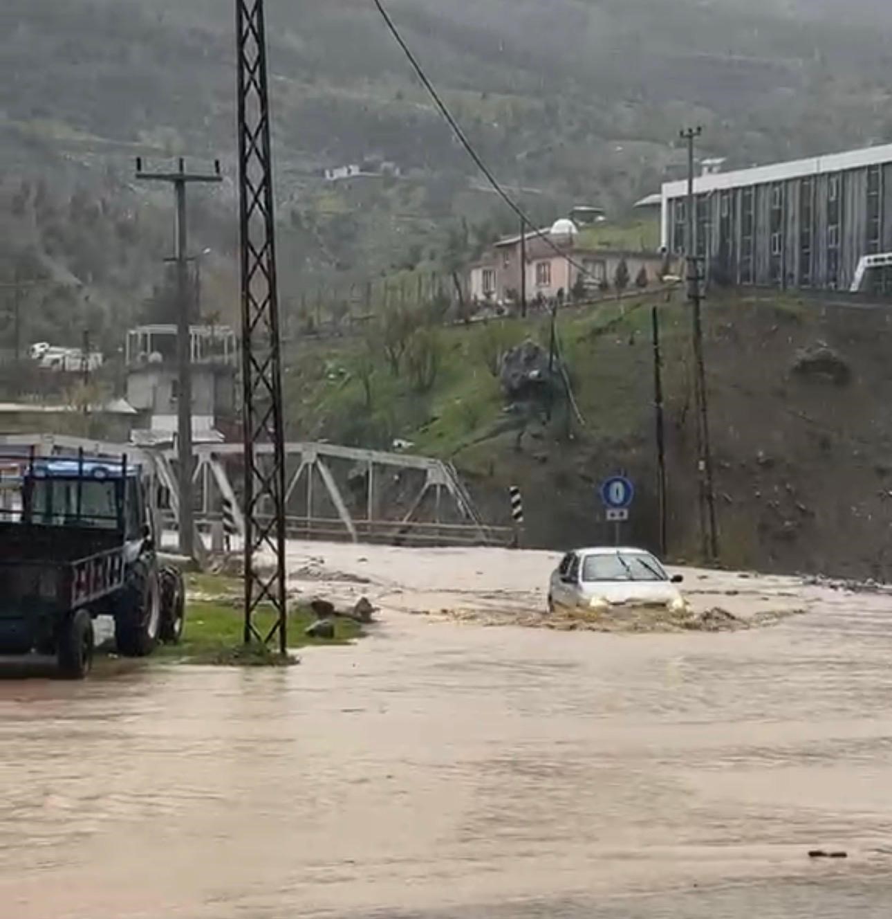 Şırnak’ta sel felaketinde silahla uyarı yapıldı 6 sirnakta sel felaketinde silahla uyari yapildi 2 bEh1i7v5