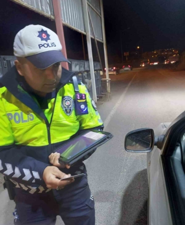 sirnakta-trafik-polisleri-tam-kadro-kamerali-gorevde-JYpkzCiv.jpg