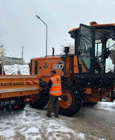 sirnakta-turuncu-kod-alarm-22-arac-yollarda-kaldi-ZPuSe5q7.jpg