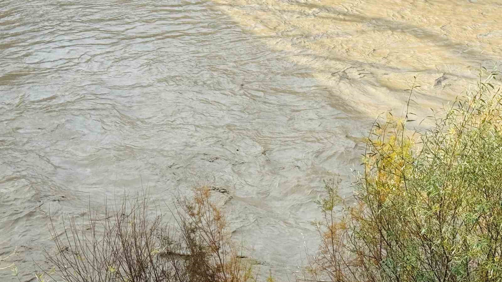 sirnakta yagis sonrasi hezil cayi costu suyun debisi yukseldi 1 BA67dWnl