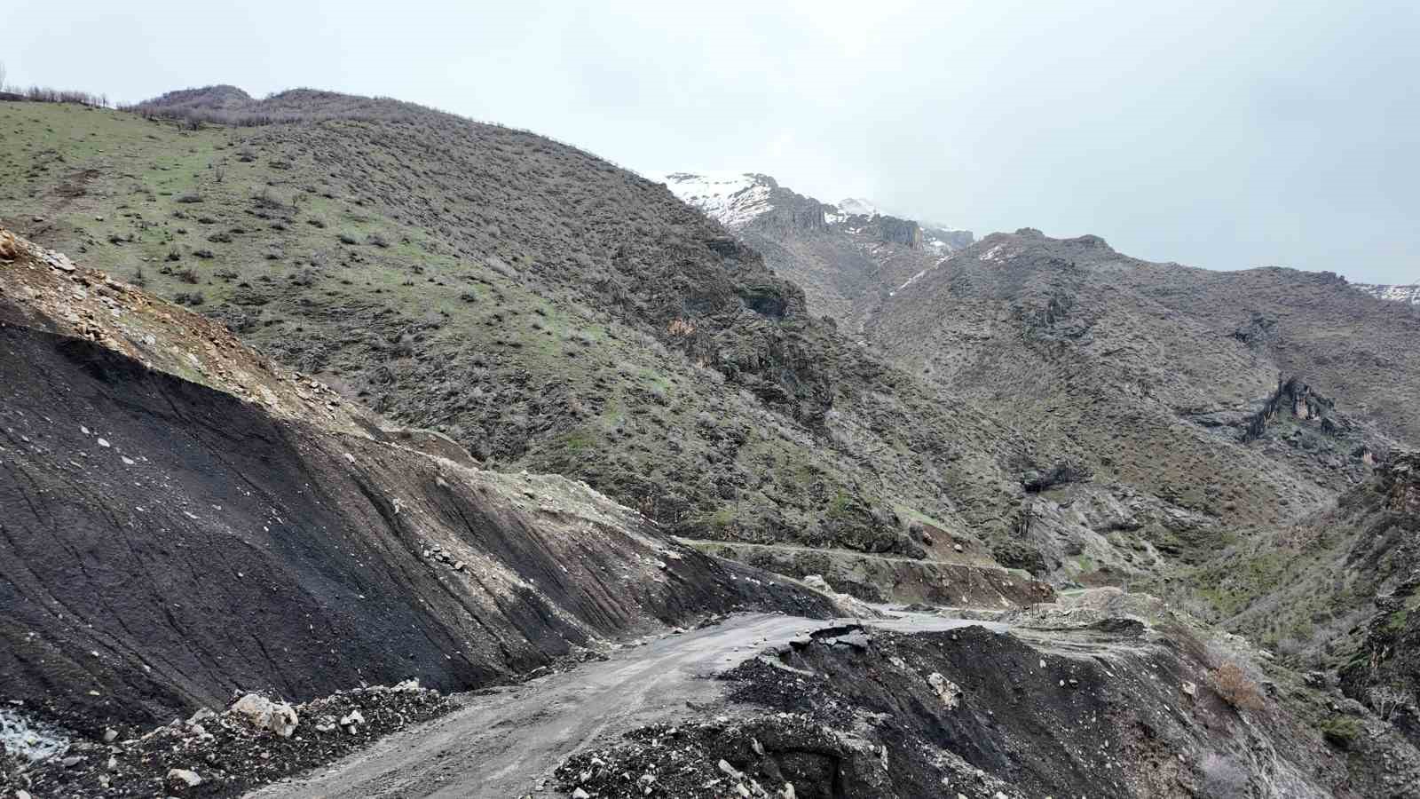 sirnakta yagisla beraber heyelan olustu 1 yKzu5X9l