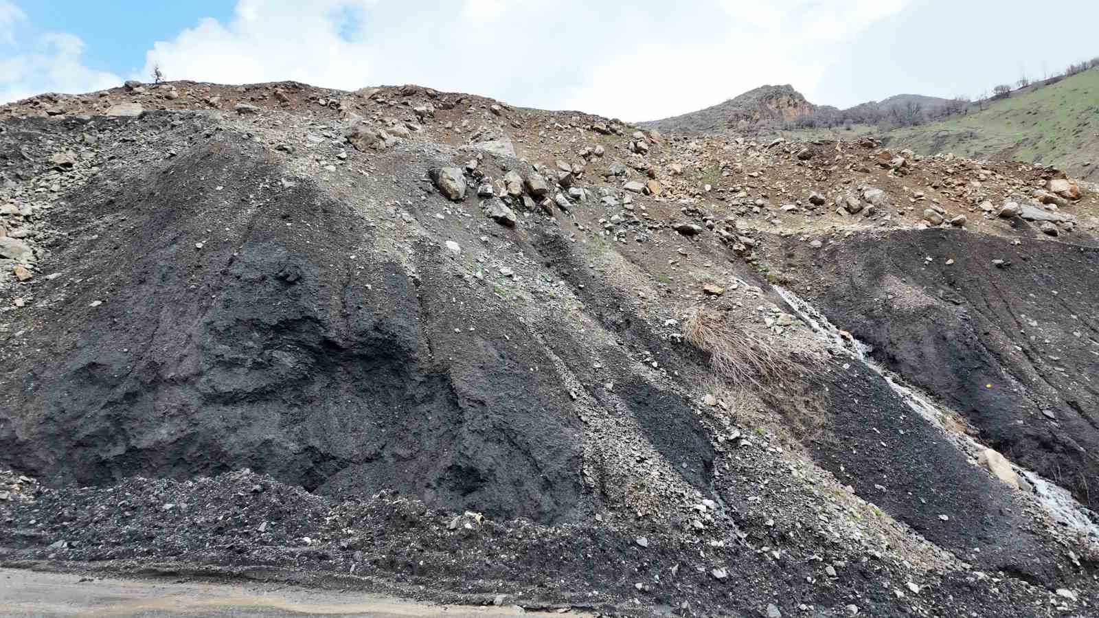 sirnakta yagisla beraber heyelan olustu 2