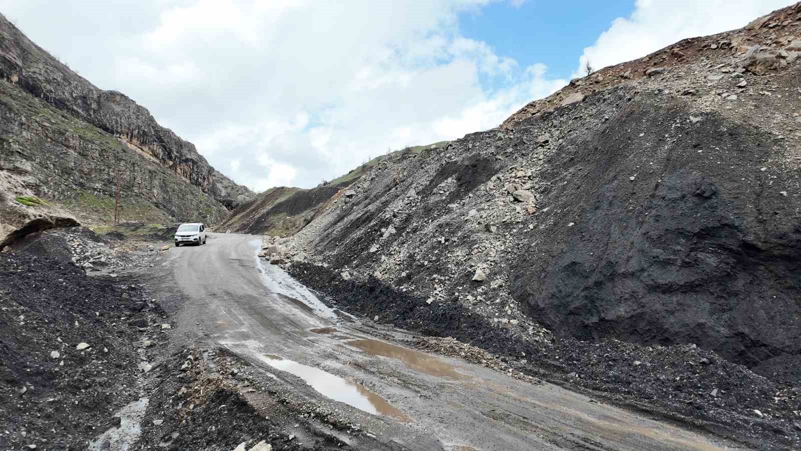 sirnakta yagisla beraber heyelan olustu 3 ie9pI1mK