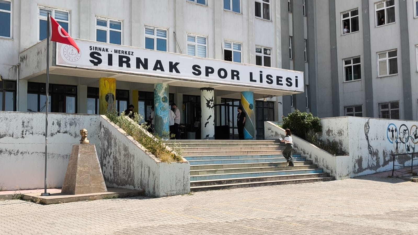 Şırnak’ta YKS heyecanı: Sınava geç kalanları emniyet yetiştirdi 6 sirnakta yks heyecani sinava gec kalanlari emniyet yetistirdi 2 CPRrgbS7