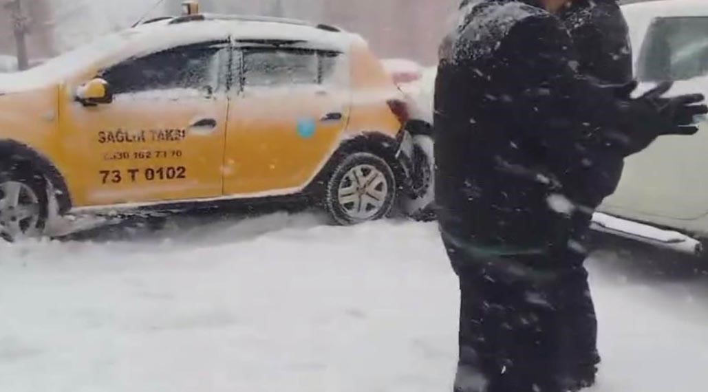 Şırnak’ta yoğun kar ve buzlanma zincirleme kazaya neden oldu 5 sirnakta yogun kar ve buzlanma zincirleme kazaya neden oldu 1 95msN4UZ