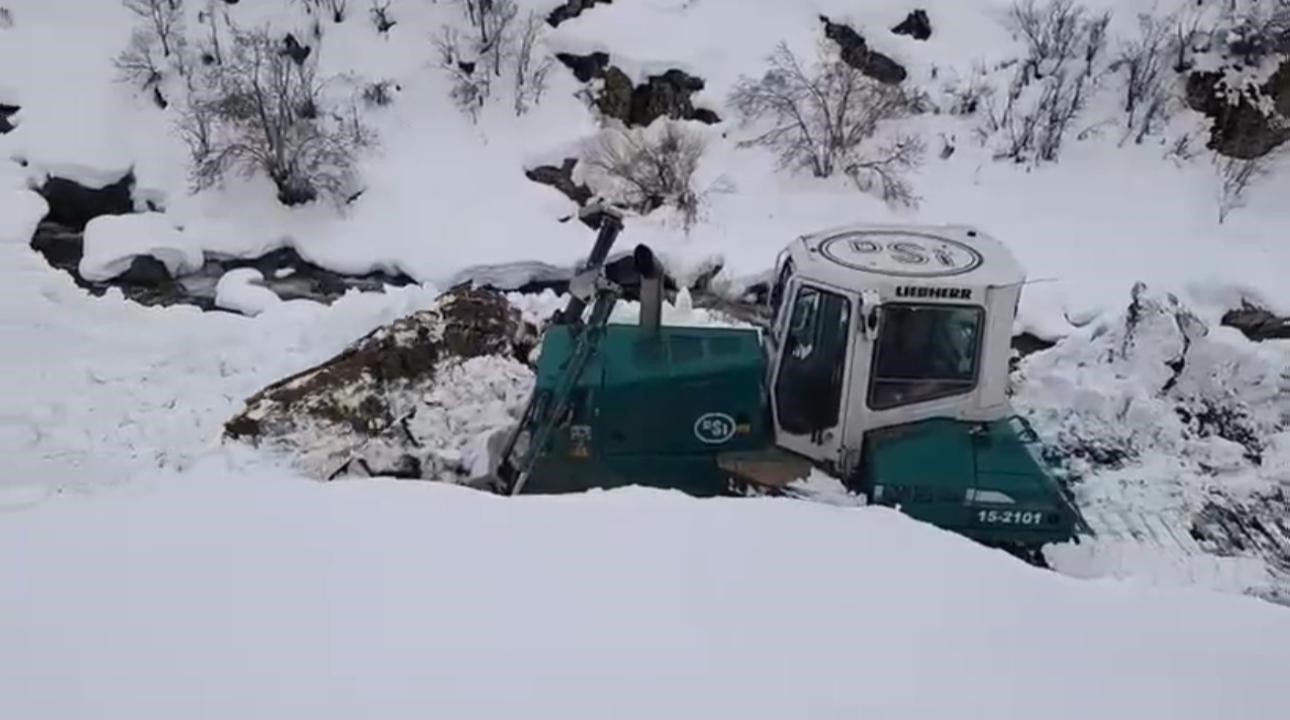Şırnak’ta yol açma çalışmalarına DSİ de dahil oldu 6 sirnakta yol acma calismalarina dsi de dahil oldu 2 ZmePdLcj