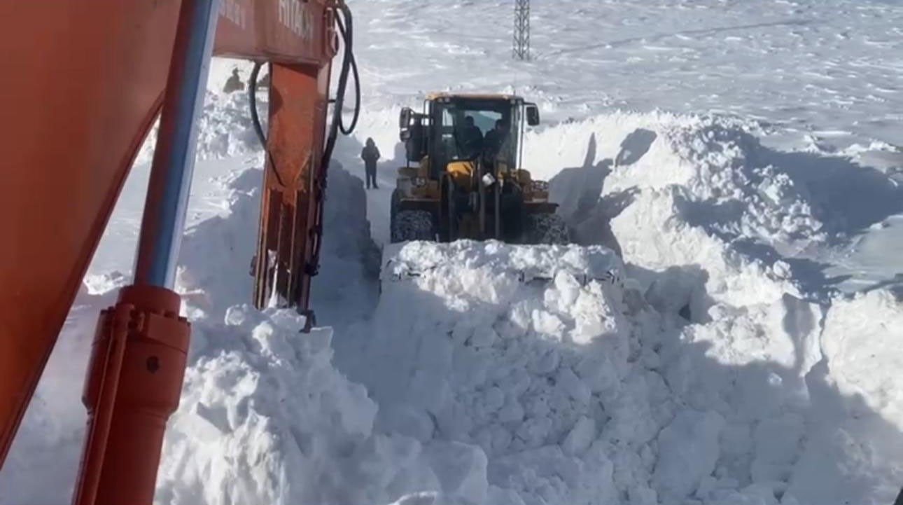 Şırnak’ta yol açma çalışmalarına DSİ de dahil oldu 7 sirnakta yol acma calismalarina dsi de dahil oldu 3 1VSXyQJd