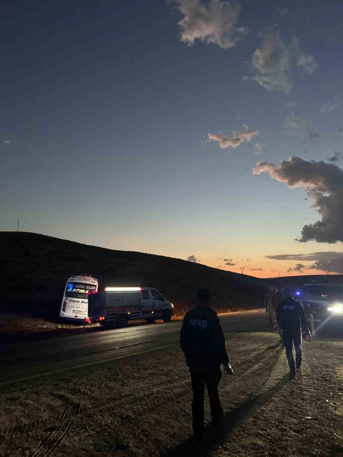 Şırnak’ta yolcu otobüsü ile otomobil çarpıştı: 1’i ağır 4 yaralı 9 sirnakta yolcu otobusu ile otomobil carpisti 1i agir 4 yarali 5 QfqOvUId