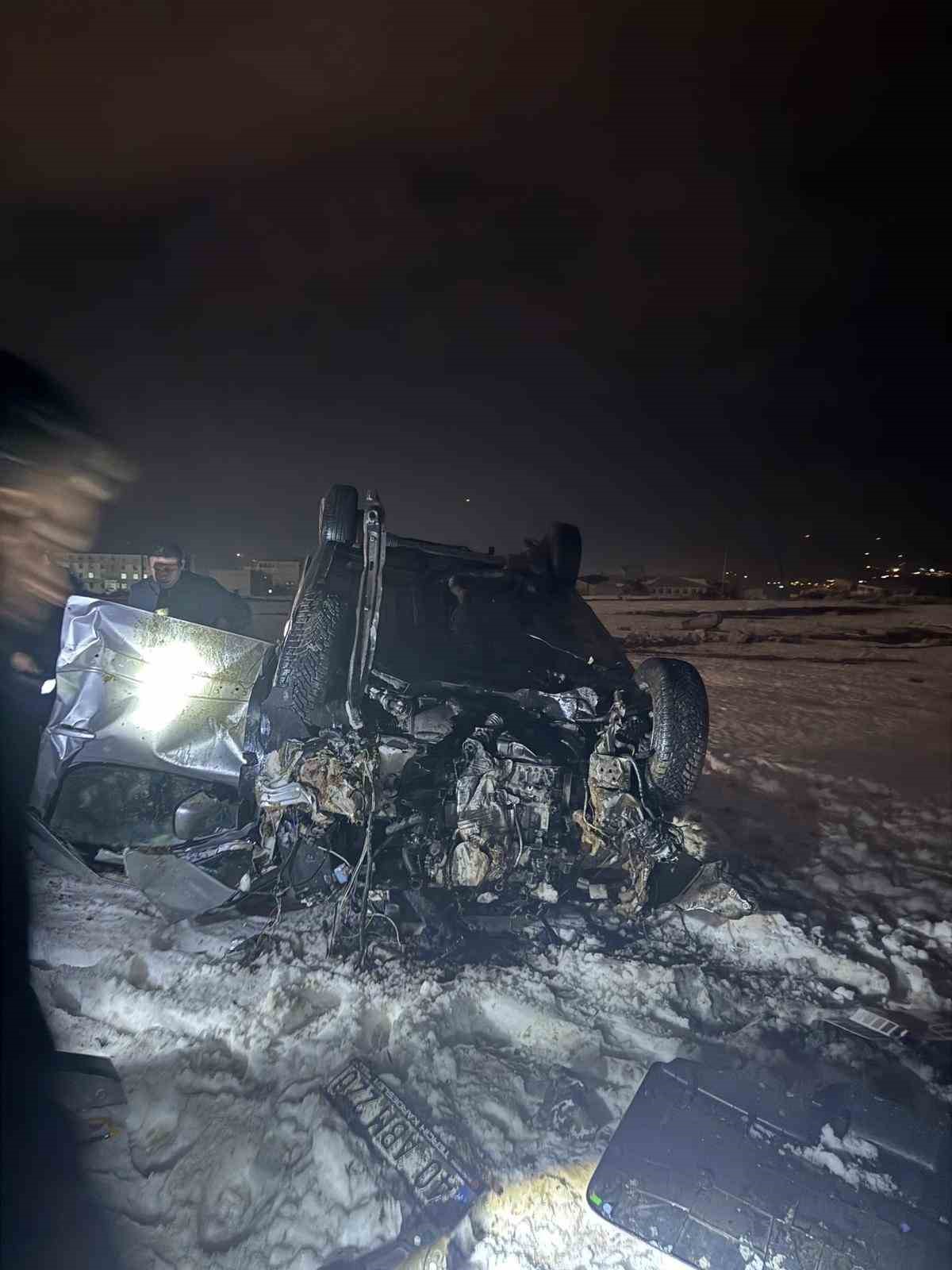sirnakta yoldan cikarak takla atan arac hurdaya dondu 1 agir yarali 1 ccwmqWB4