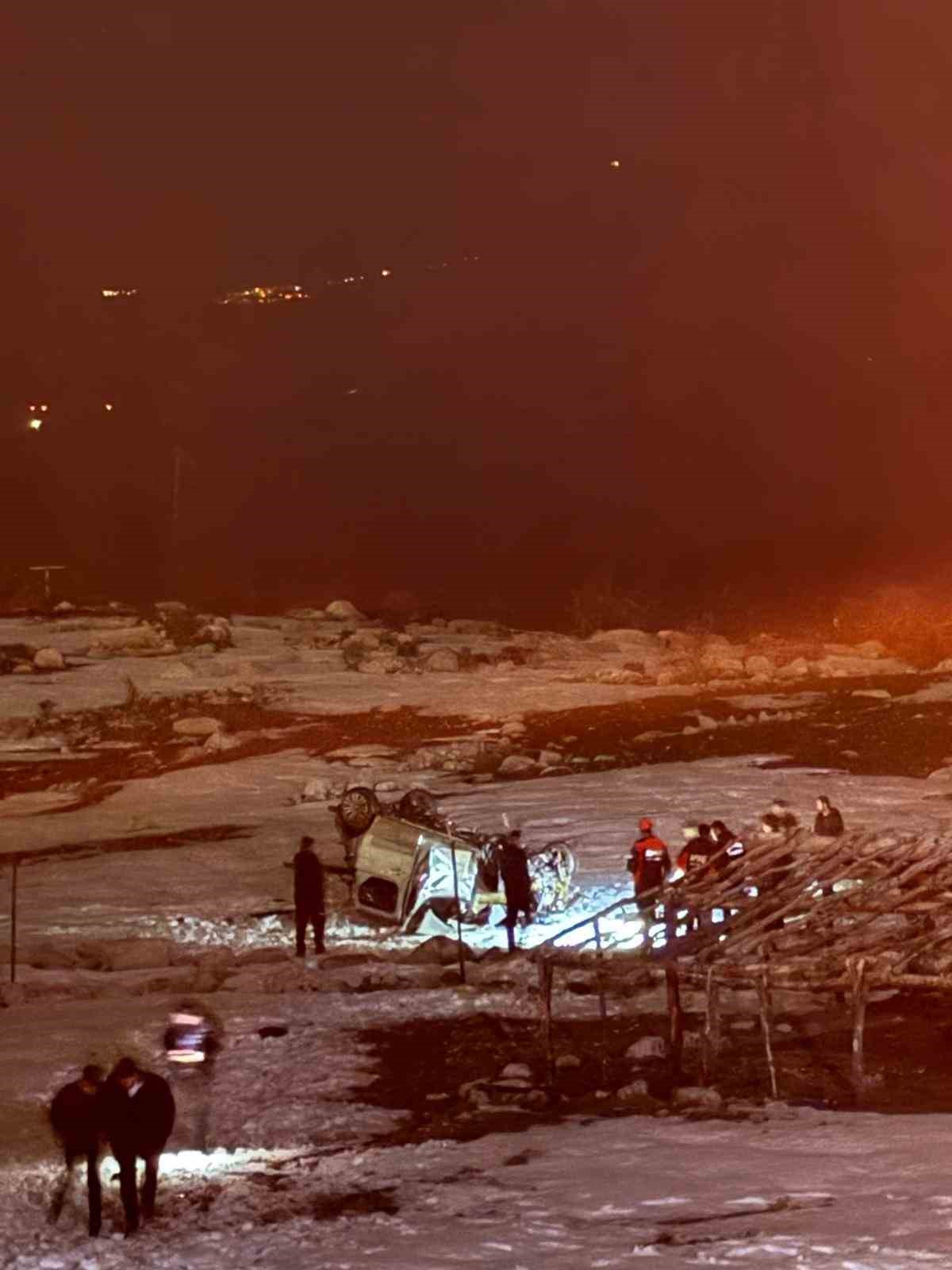 sirnakta yoldan cikarak takla atan arac hurdaya dondu 1 agir yarali 2 7AmuXykf