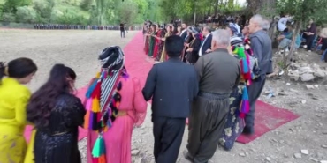 sirnakta-yuz-yillardir-suren-gelenek-baslara-takilan-pusiler-dugunlere-renk-katiyor-dj4gY5Vi.jpg
