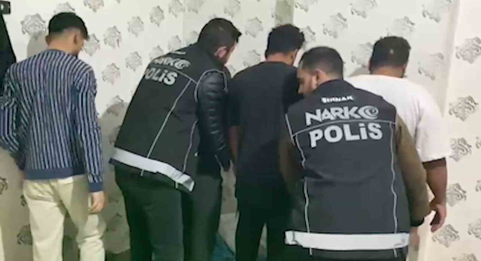 Şırnak’ta zehir tacirlerine nefes kesen şafak operasyonu 16 sirnakta zehir tacirlerine nefes kesen safak operasyonu 12 n591HHWM