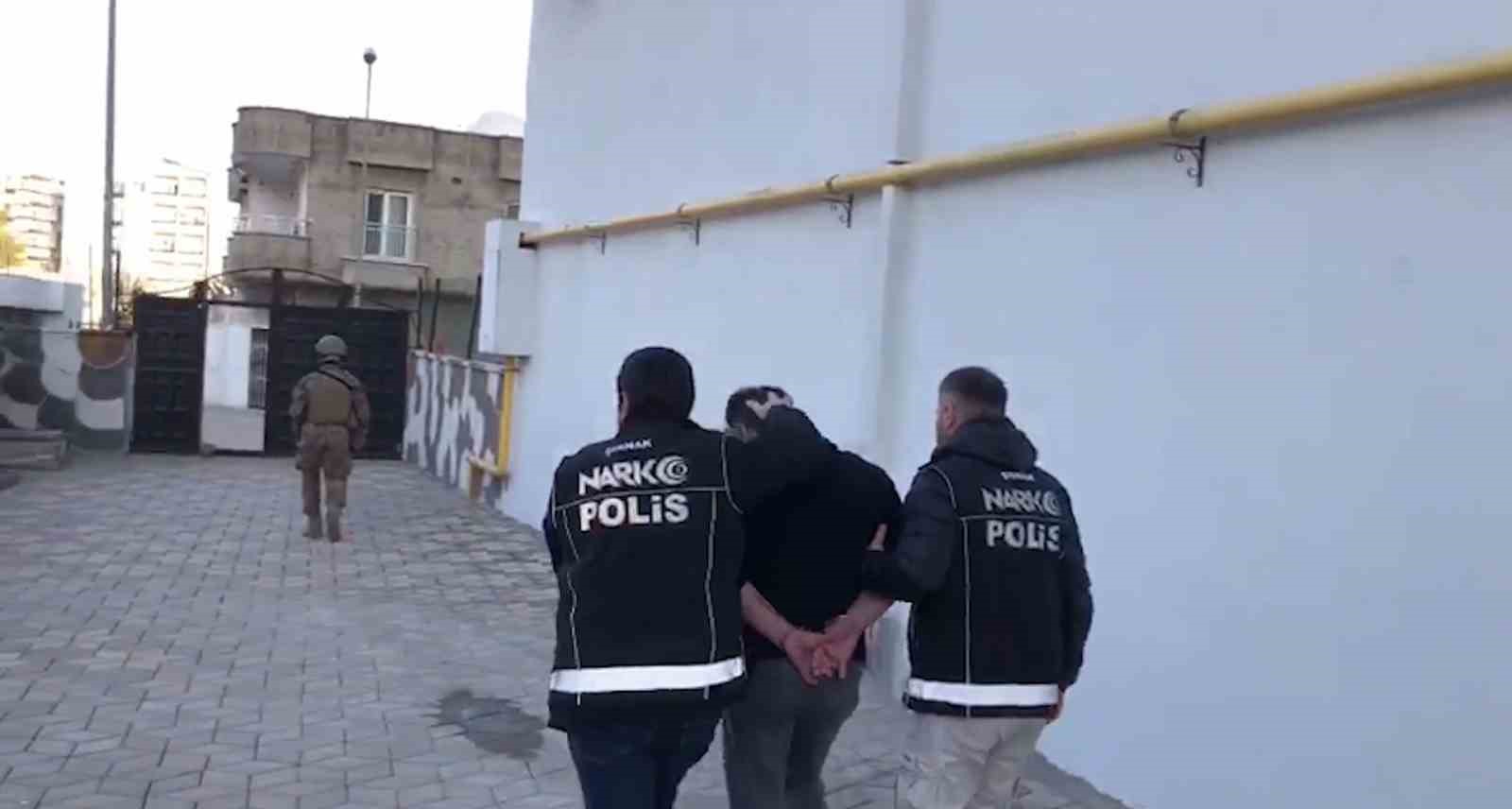 Şırnak’ta zehir tacirlerine nefes kesen şafak operasyonu 17 sirnakta zehir tacirlerine nefes kesen safak operasyonu 13 QRaqzRer