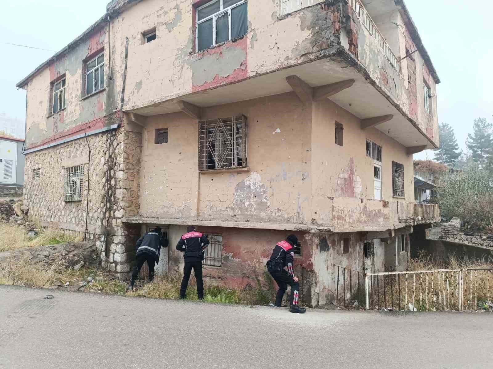 sirnakta zehir trafigine darbe 854 gozalti 62 tutuklama 2 ddQA1cSV