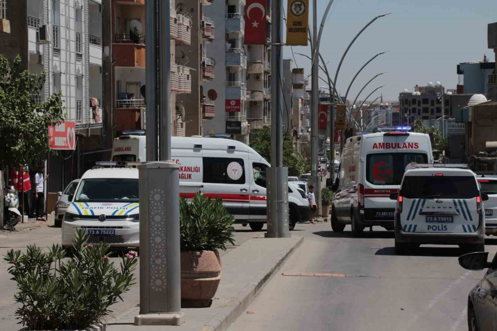sirnakta zincirleme trafik kazasi 4 yarali 2 QVSWkOuF