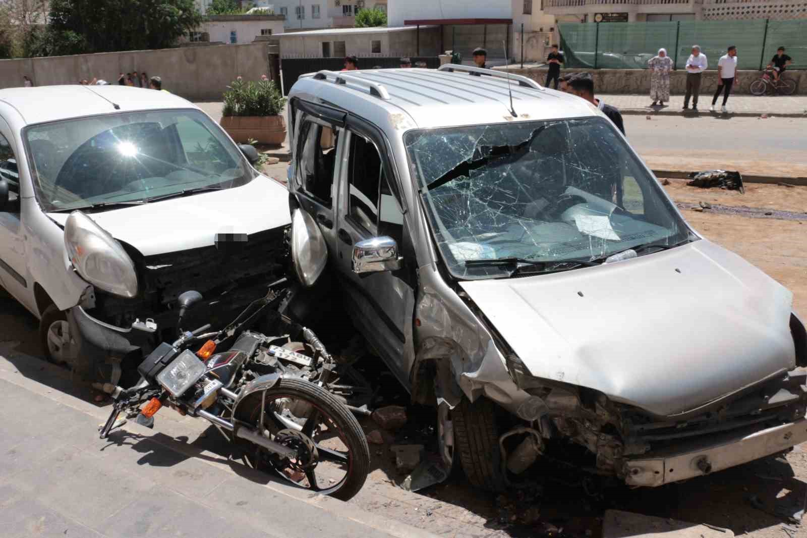 sirnakta zincirleme trafik kazasi 4 yarali 4 AS8U62ap