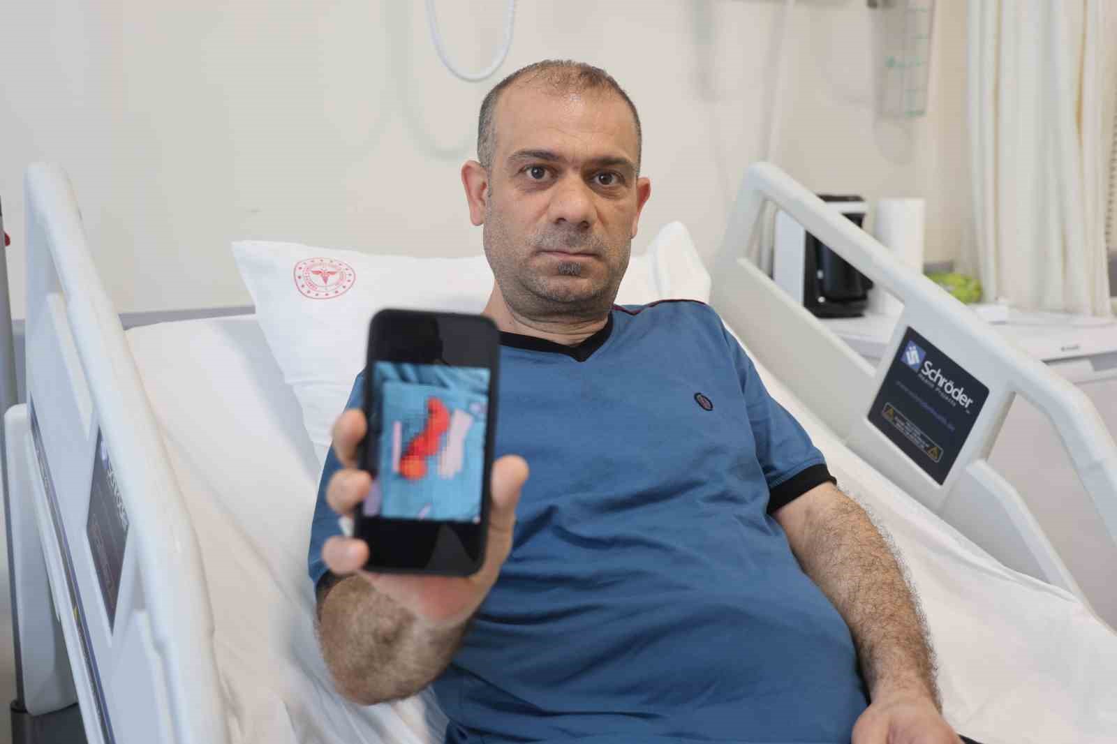 sirtindaki 10 yillik kitlenin icinden 1 bucuk kilogramlik tumor cikti 2 Dm5LJu4y