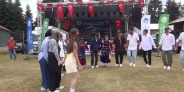 sis-yagmur-camur-dinlemediler-116-yillik-gelenegi-yasattilar-6VHpqBGV.jpg