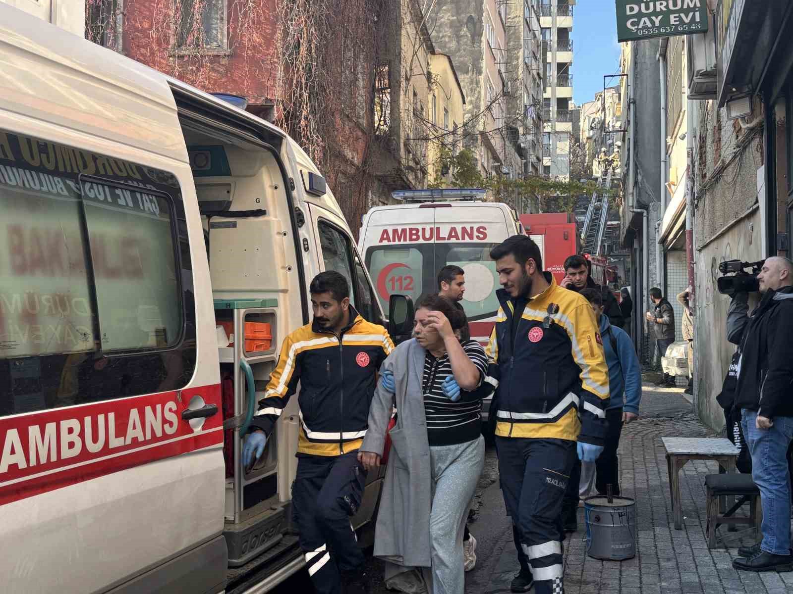 sislide 2 katli binada yangin panigi hastane yolundan donen astim hastasi ev sahibi fenalik KwT74fzA