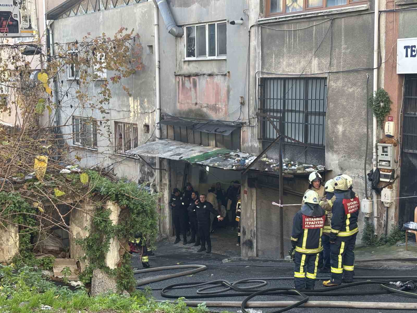sislide 2 katli binada yangin panigi hastane yolundan donen astim hastasi ev sahibi fenalik isRJIO5q