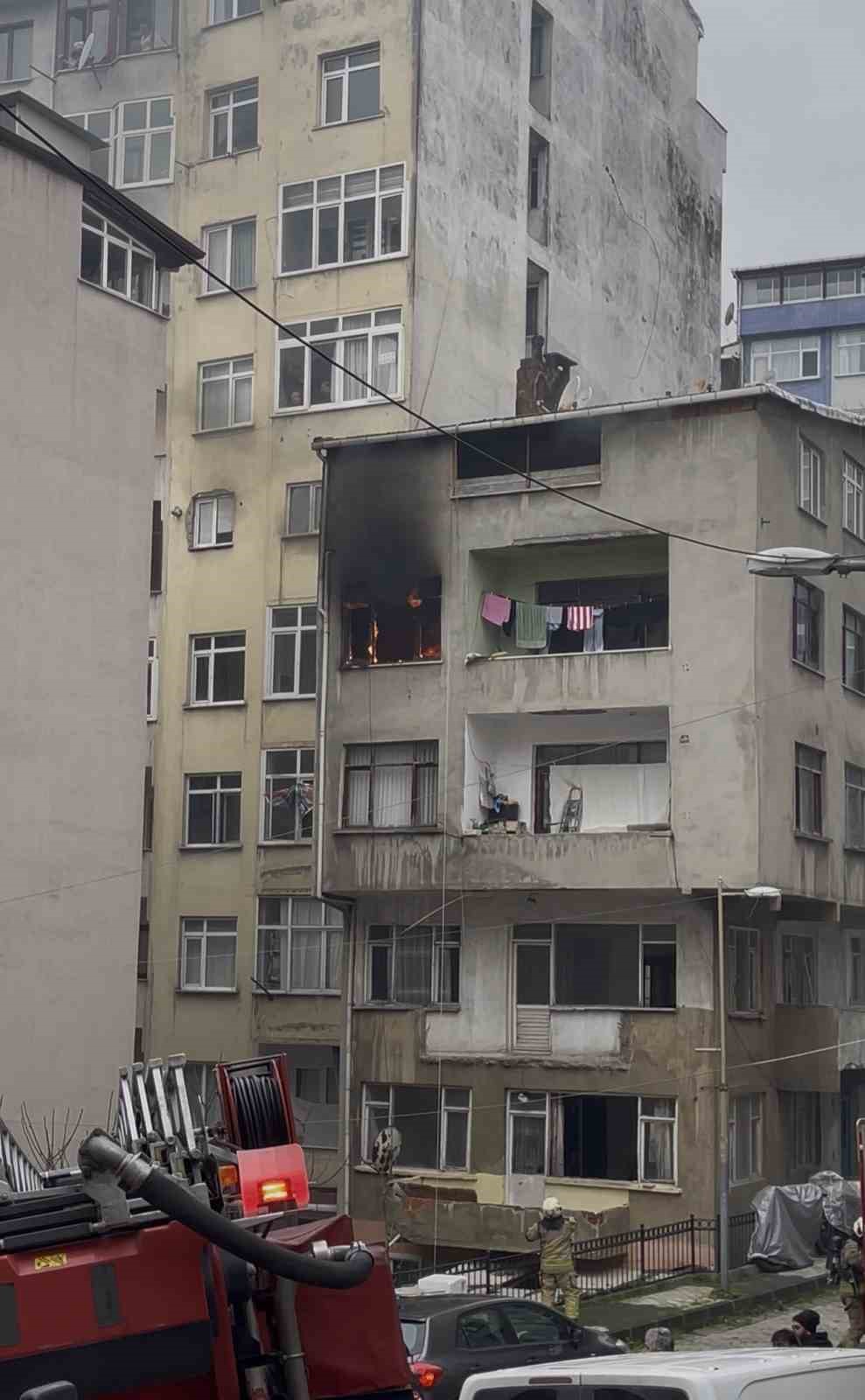 sislide 5 katli binada korkutan yangin 4 UYGyvdzr