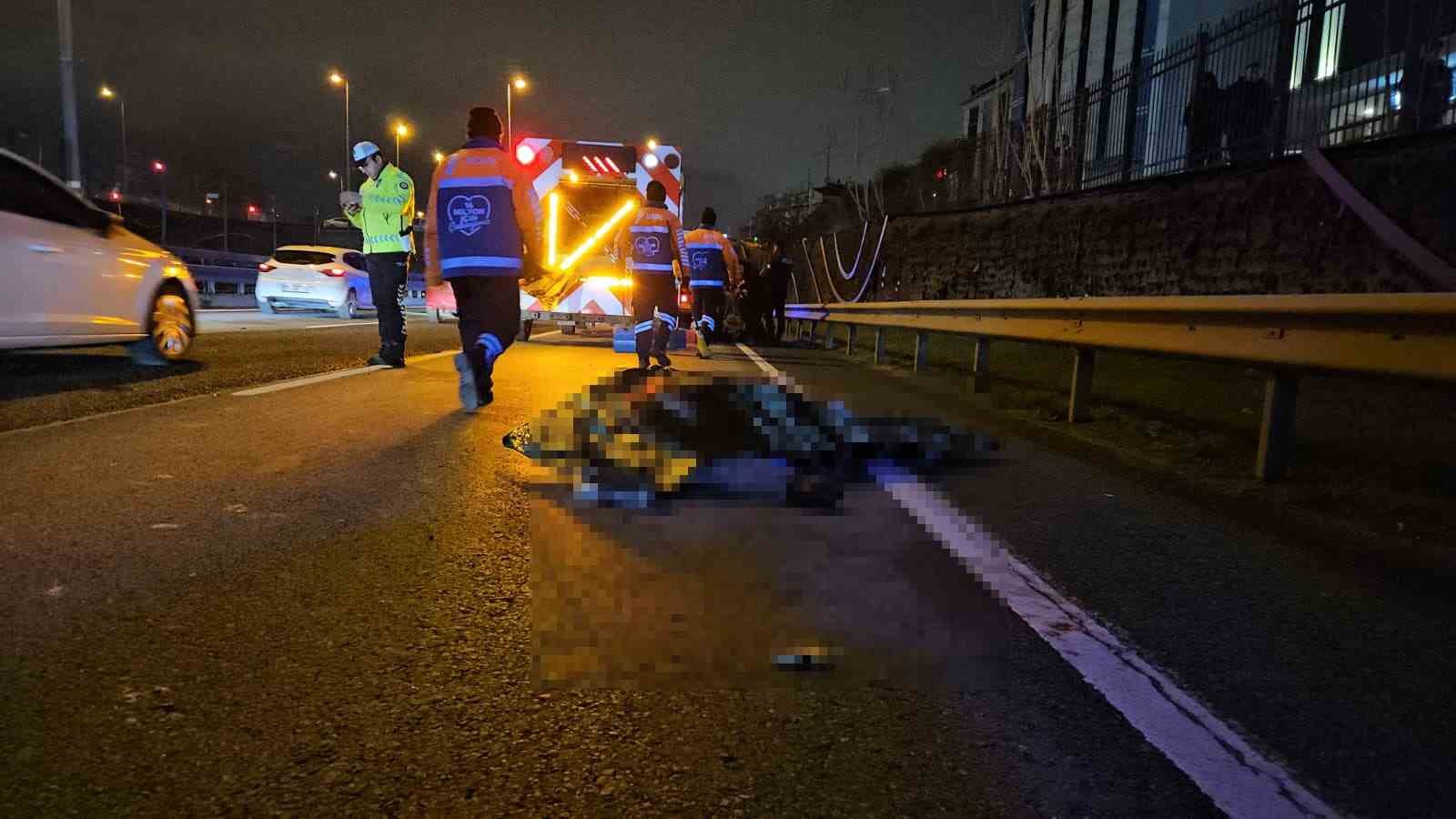 sislide bariyerlere carpan motosikletli feci sekilde hayatini kaybetti 2 v12AqKgM
