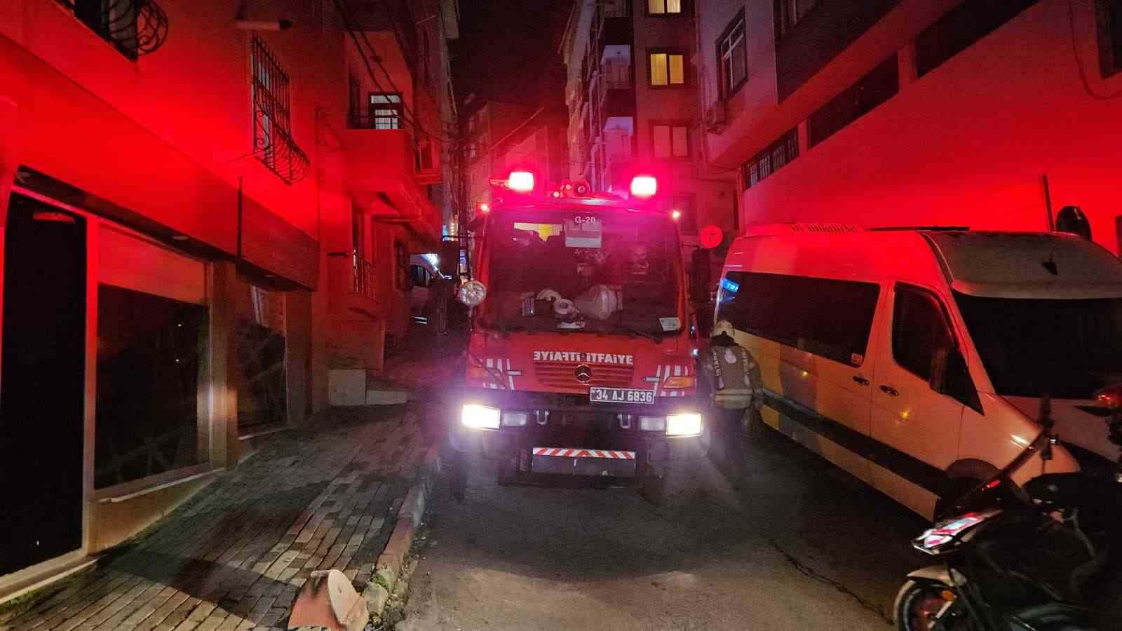sislide elektrik diregindeki patlama motorlara sicradi 1 F92IPi61