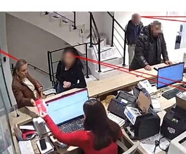 sislide-ozel-bakimevinde-kalan-yasli-kadinin-malina-goz-diktikleri-iddiasi-2-bavulun-icinden-yuklu-5VOwExgl.jpg
