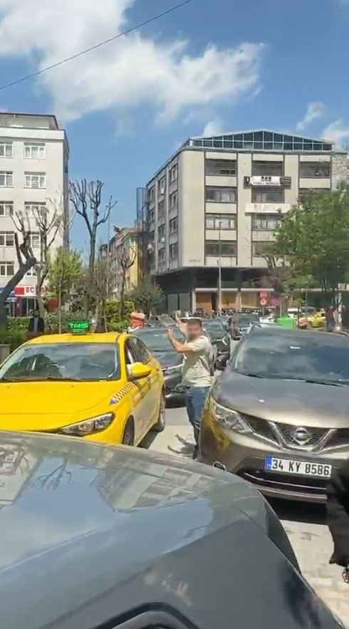 sislide park yeri kavgasi trafigi felc etti 1 ZQThO4uS