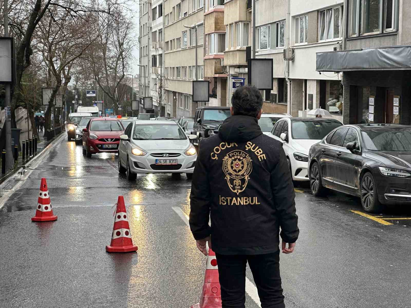 sislide polis ekiplerinden okul cevrelerinde siki denetim 4 vL3vE4F7