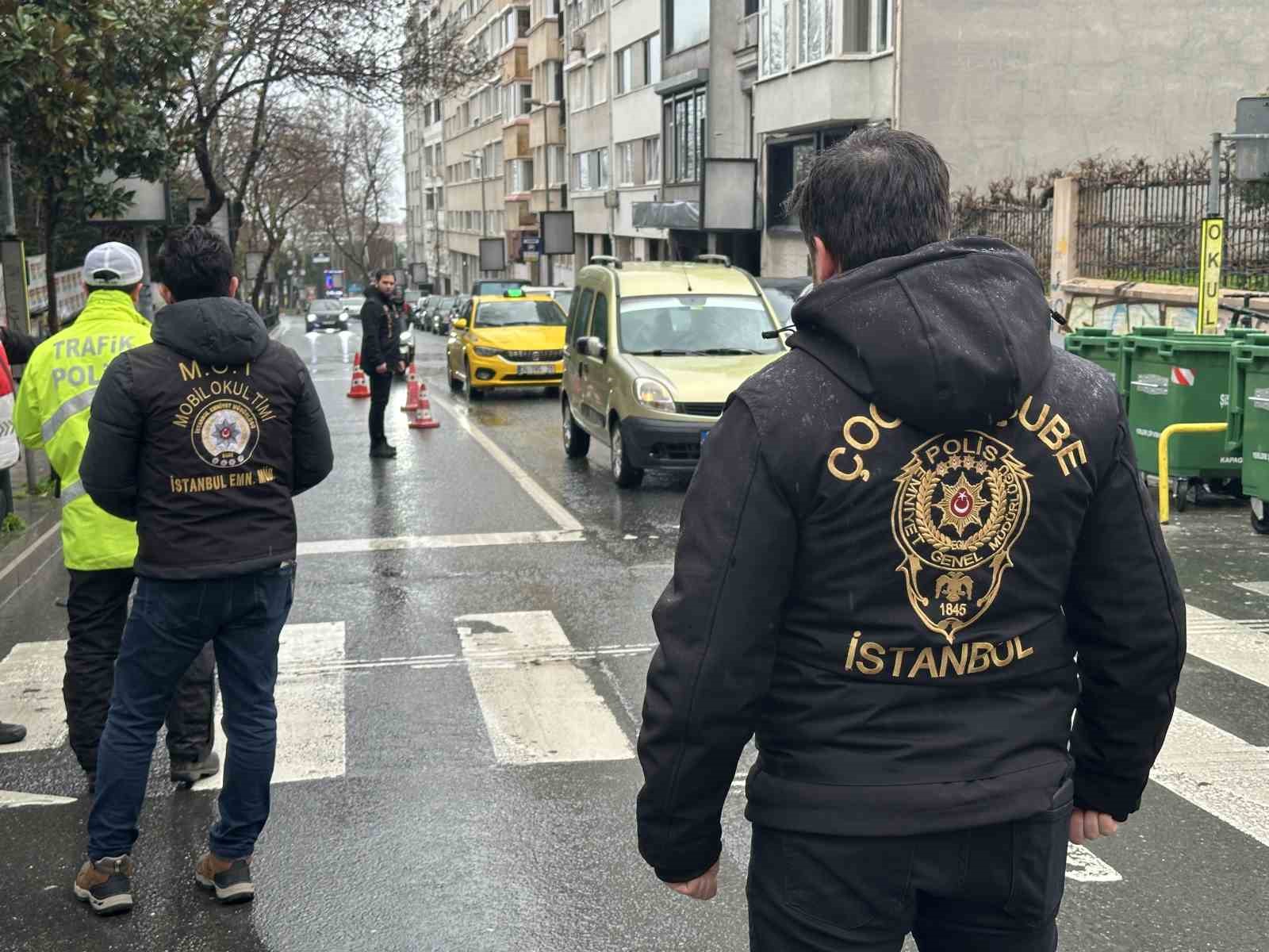 sislide polis ekiplerinden okul cevrelerinde siki denetim 6 OaCPZhCy