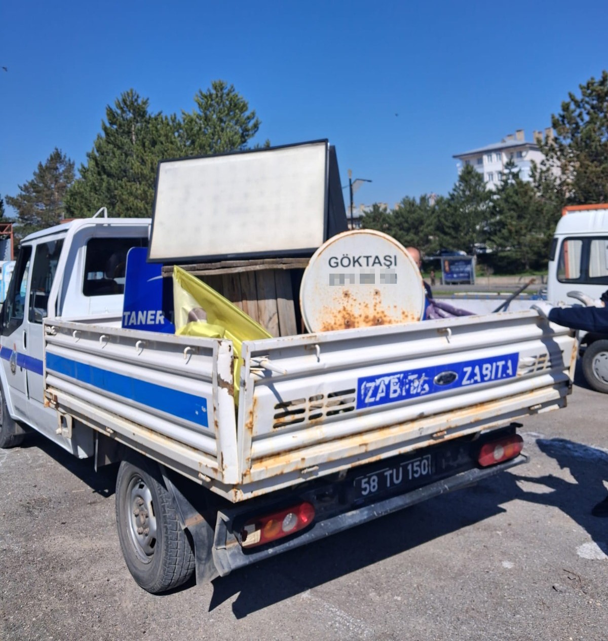 Sivas Belediyesi zabıta ekipleri kaldırım işgallerine göz açtırmıyor 5 sivas belediyesi zabita ekipleri kaldirim isgallerine goz actirmiyor 1 L5LasUKc