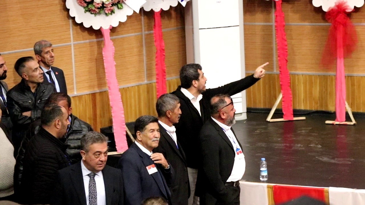 sivas chp il kongresinde etek krizi 1