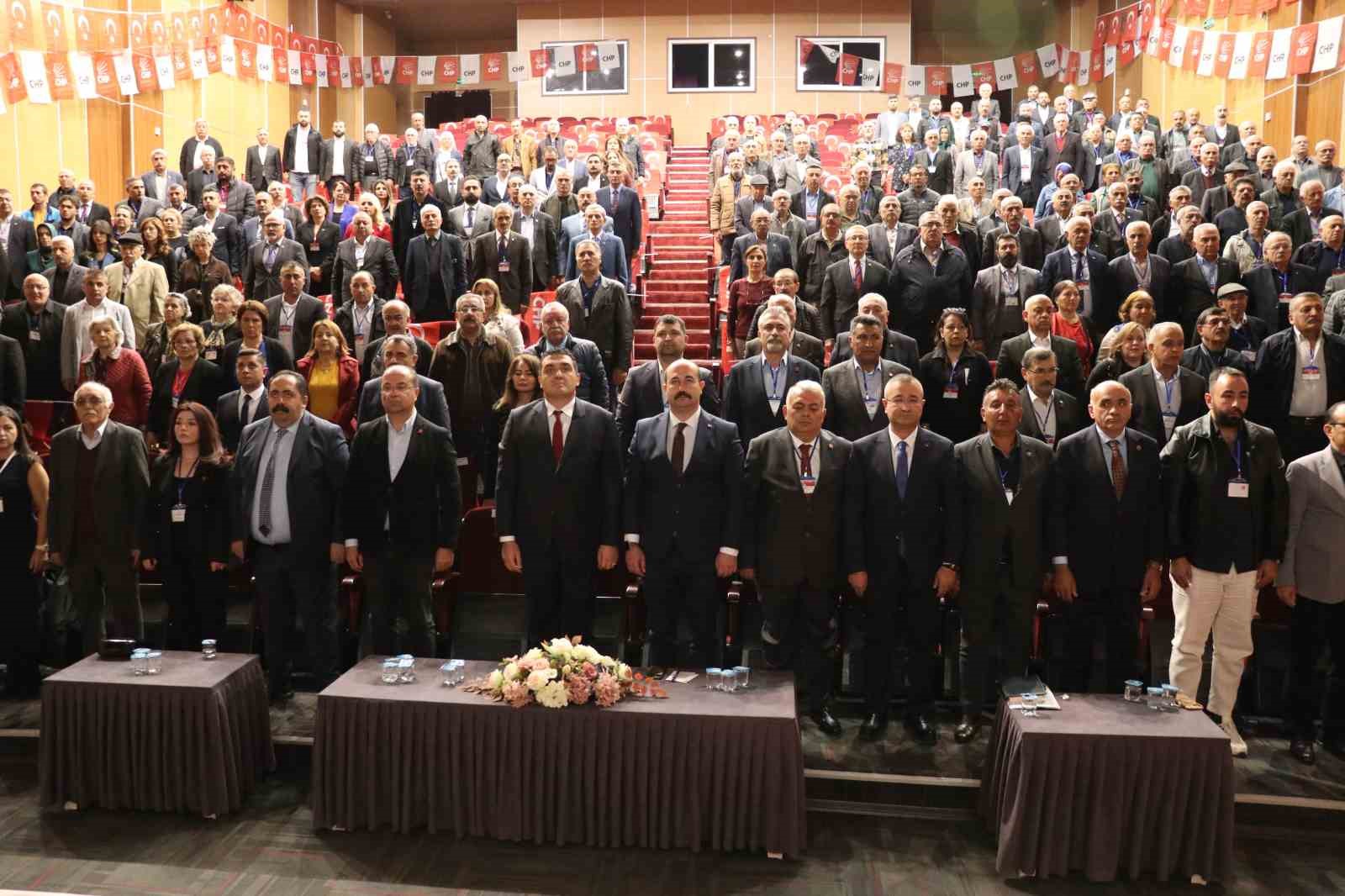 sivas chp il kongresinde etek krizi 4 iODJ7y2O